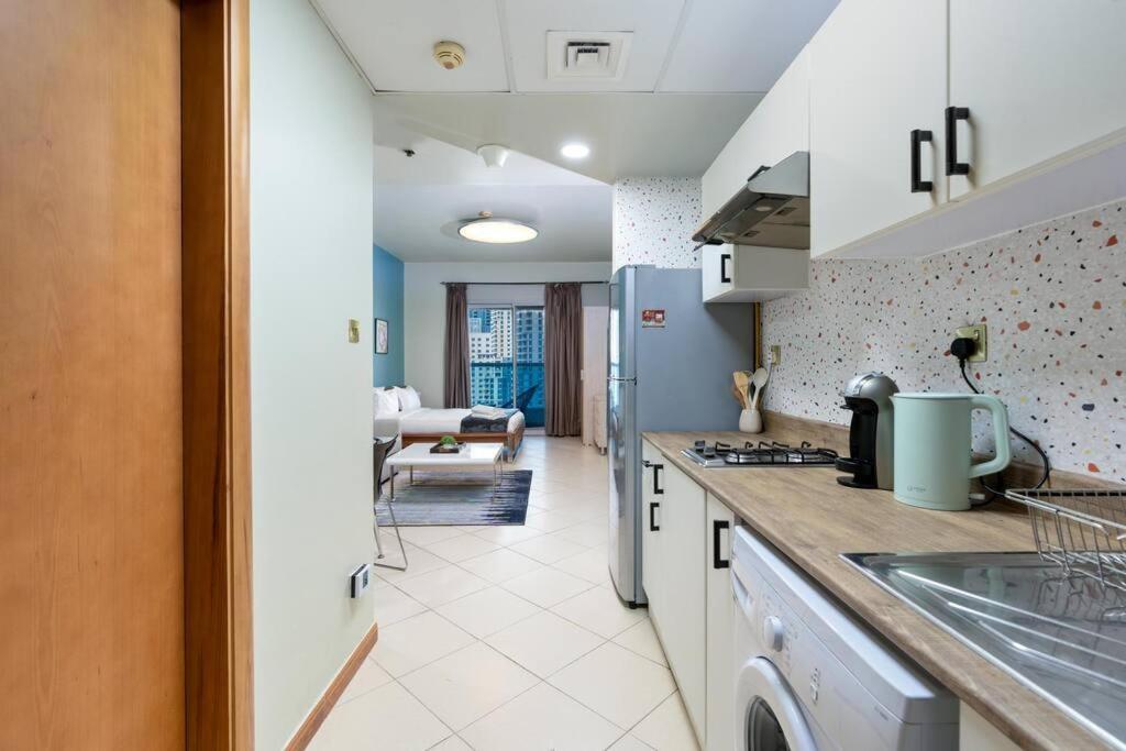 Large Attached To Metro - Marina Diamond3 Apartment