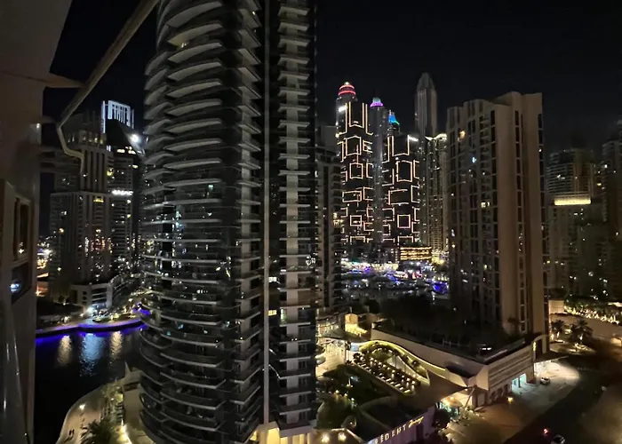 Large Studio Attached To Metro - Dubai Marina Diamond3
