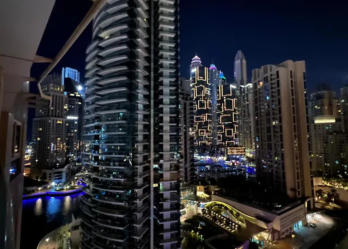 Large Studio Attached To Metro - Dubai Marina Diamond3