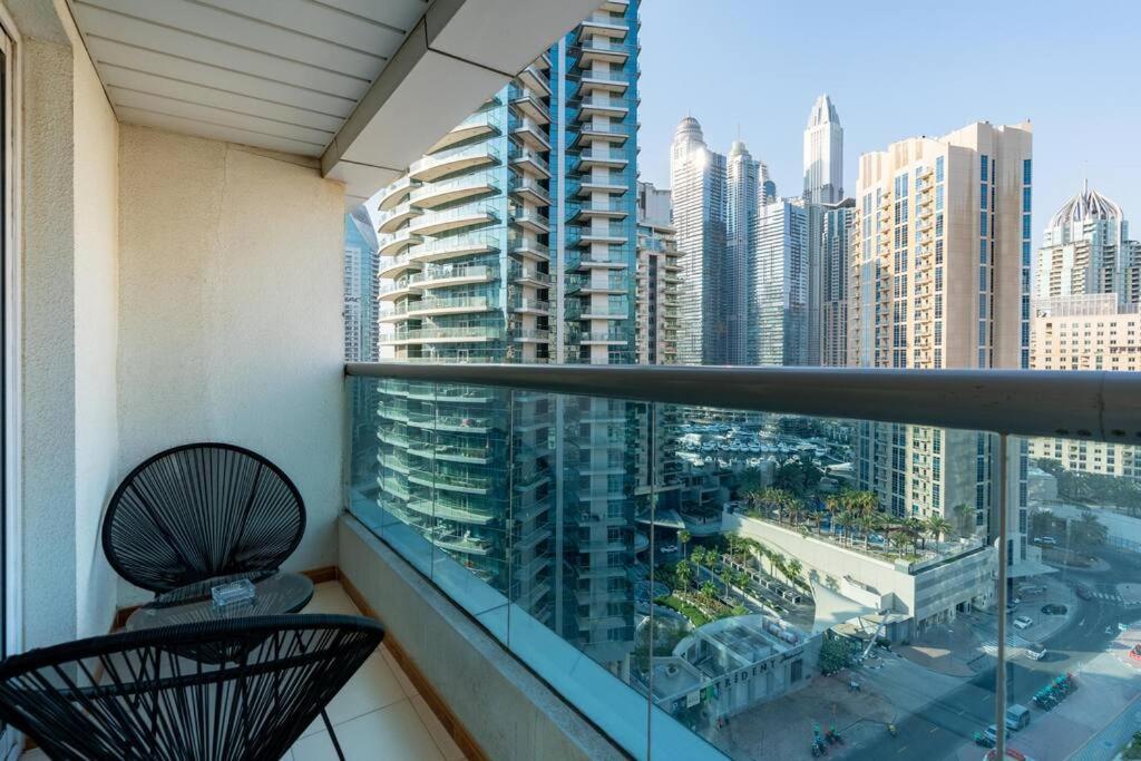 Large Attached To Metro - Marina Diamond3