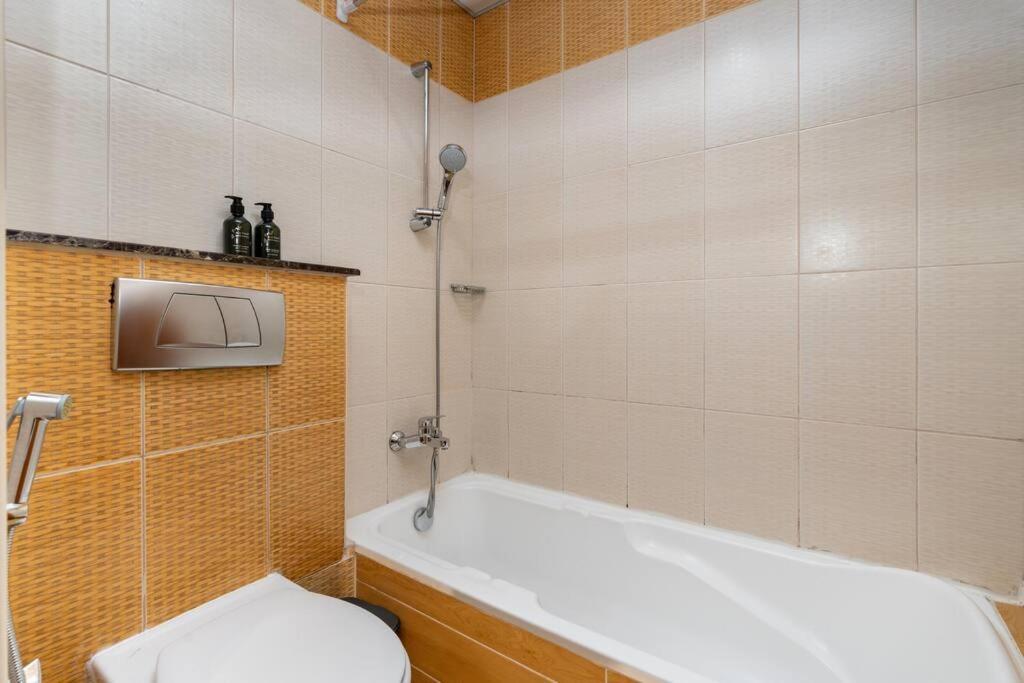 Large Attached To Metro - Marina Diamond3 Apartment Dubai