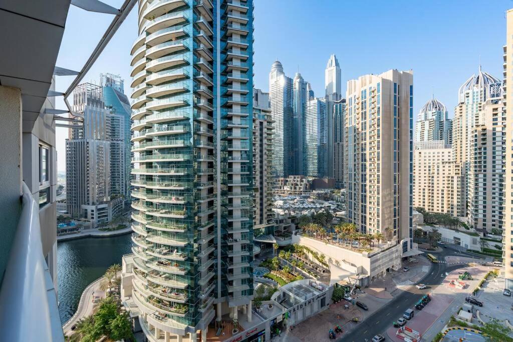 Large Attached To Metro - Marina Diamond3