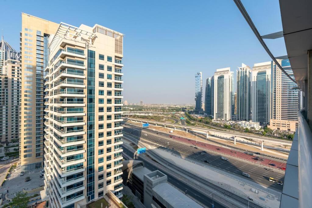 Large Attached To Metro - Marina Diamond3 Apartment *
