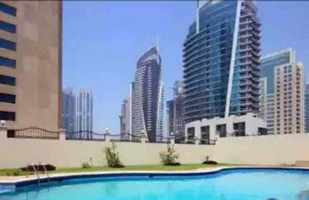 Large Attached To Metro - Marina Diamond3 Apartment